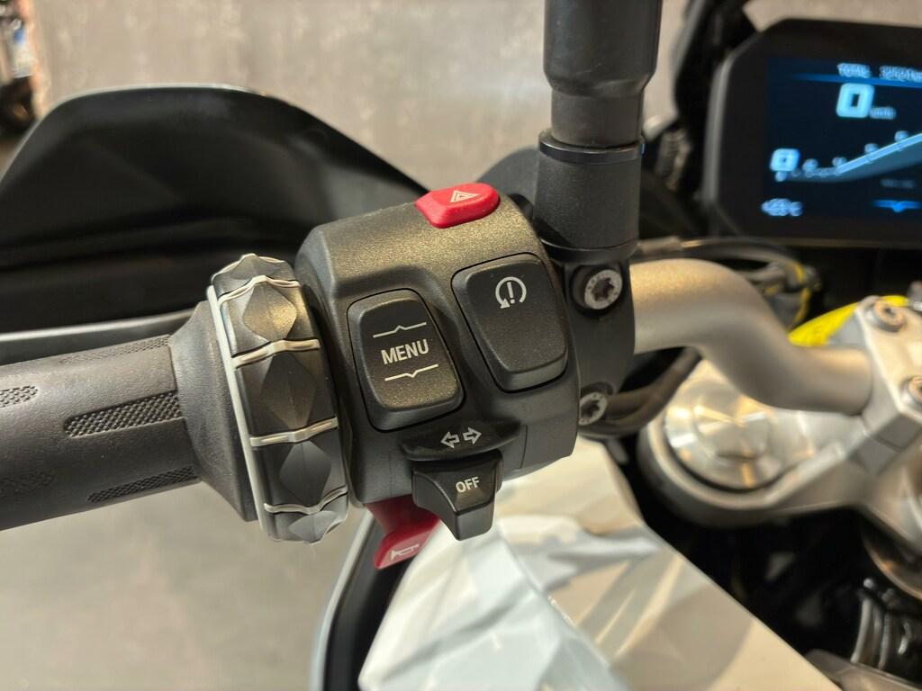 F 900 XR
