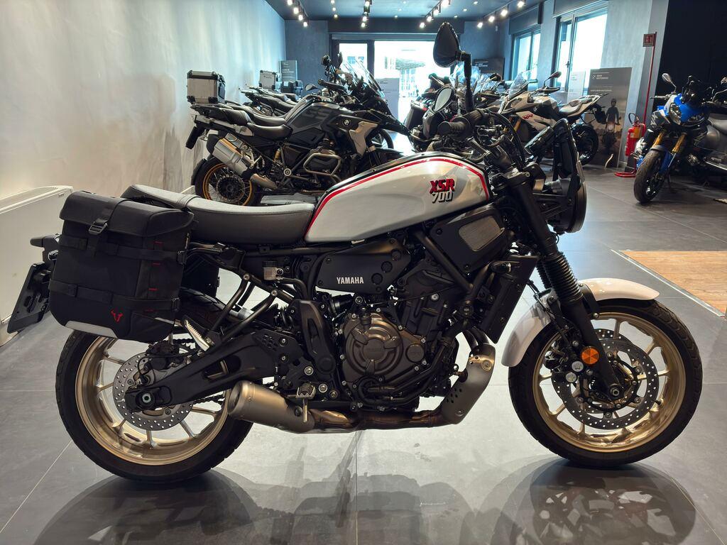 XSR 700