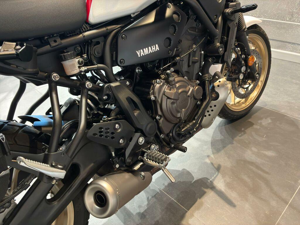 XSR 700