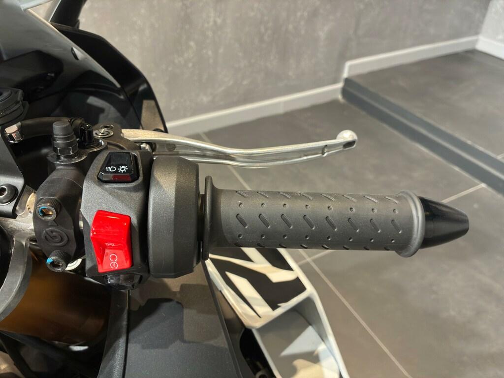 RSV4 1100