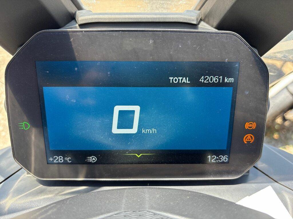 C 400 X
