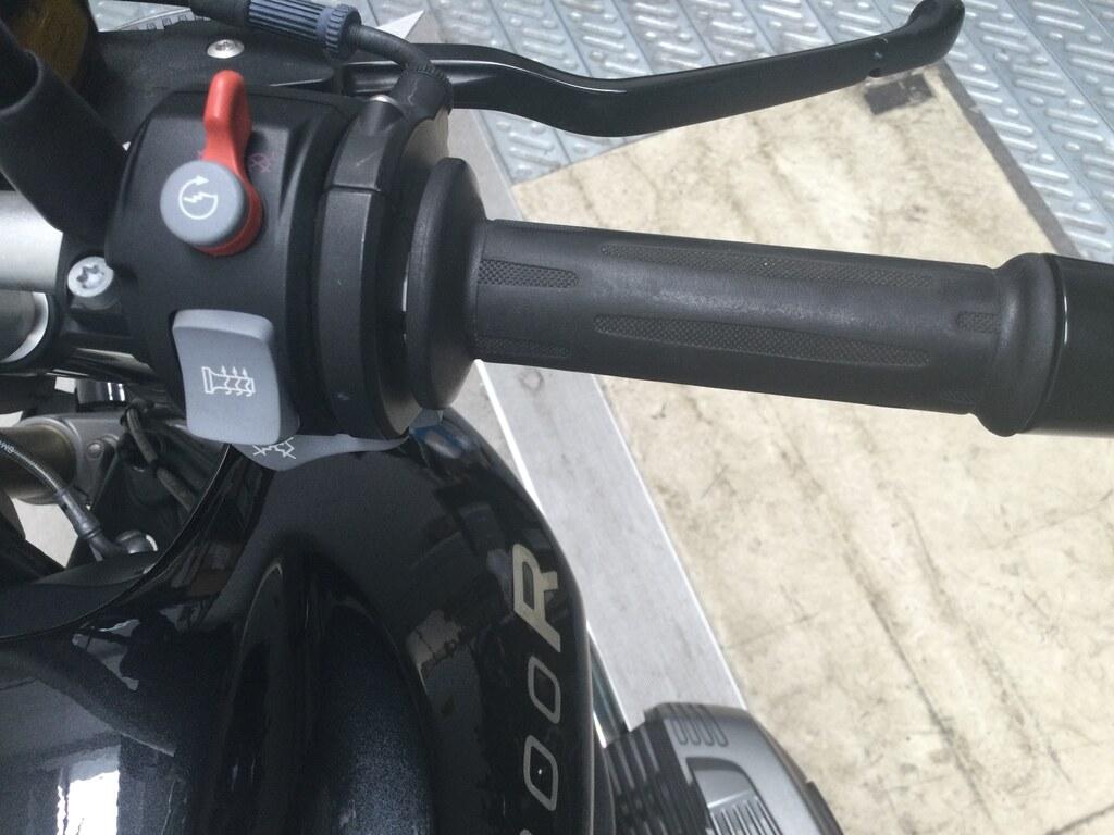 R 1200 R
