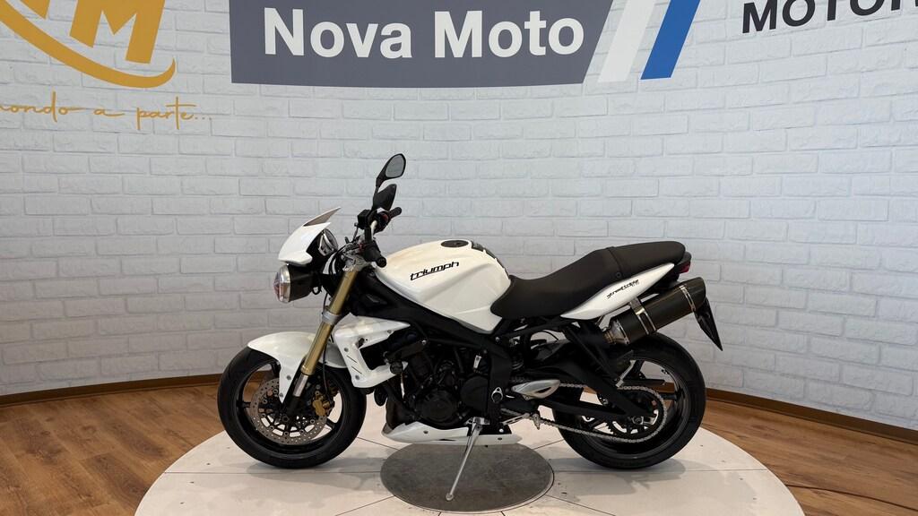 STREET TRIPLE 675