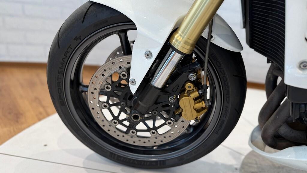 STREET TRIPLE 675