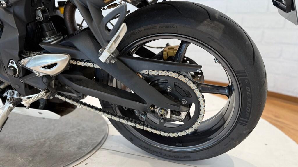 STREET TRIPLE 675