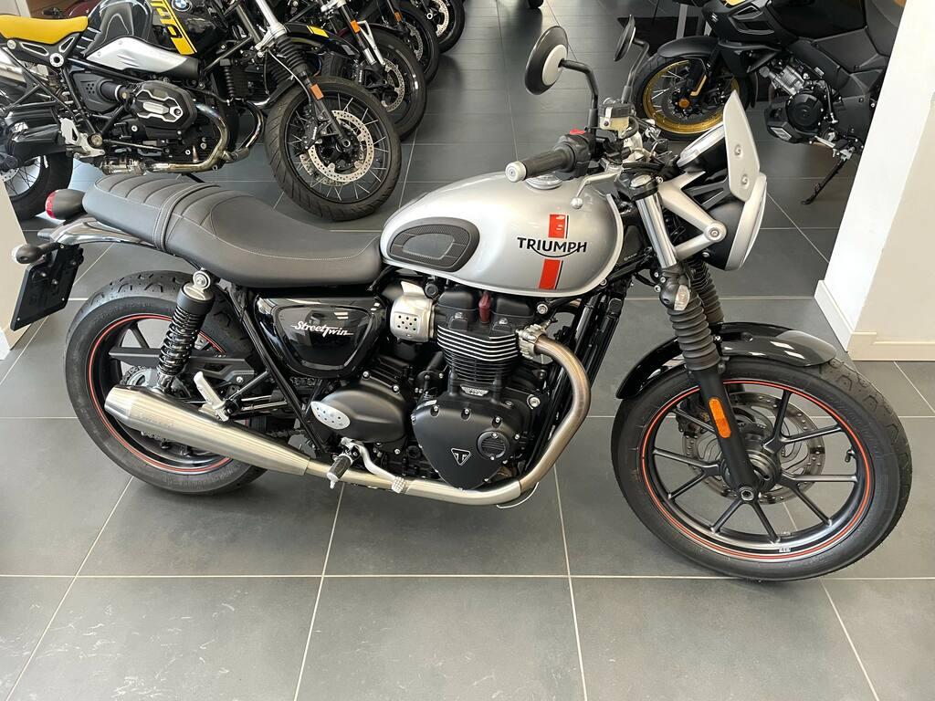STREET TWIN 900