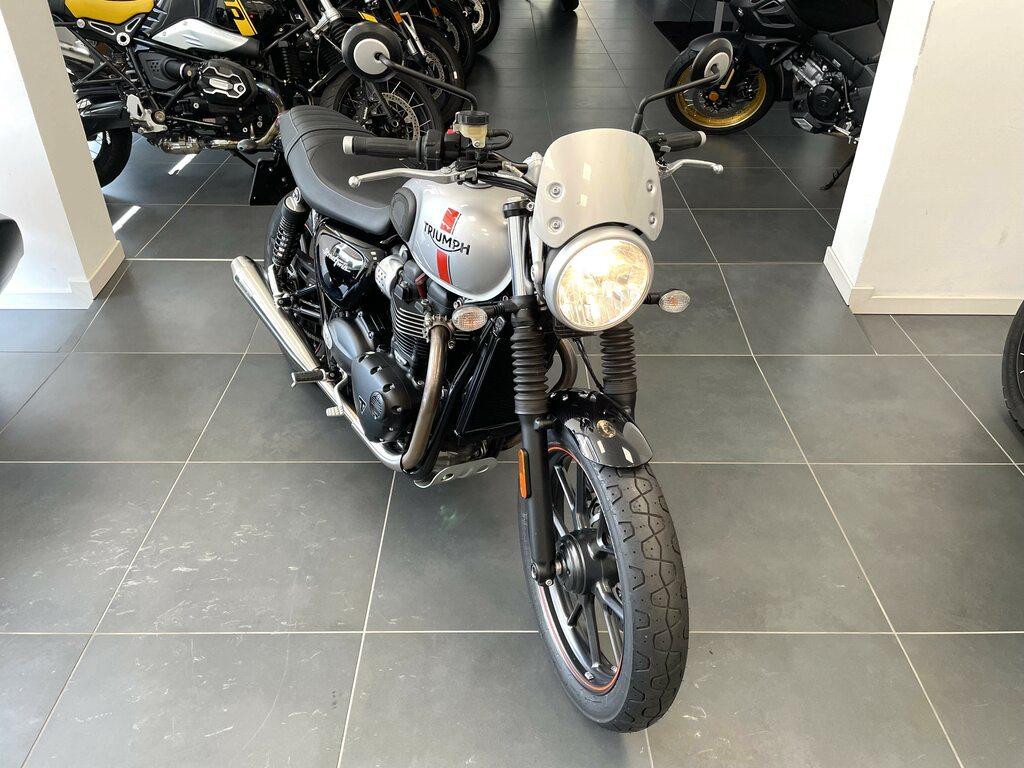 STREET TWIN 900