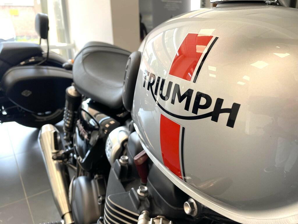 STREET TWIN 900