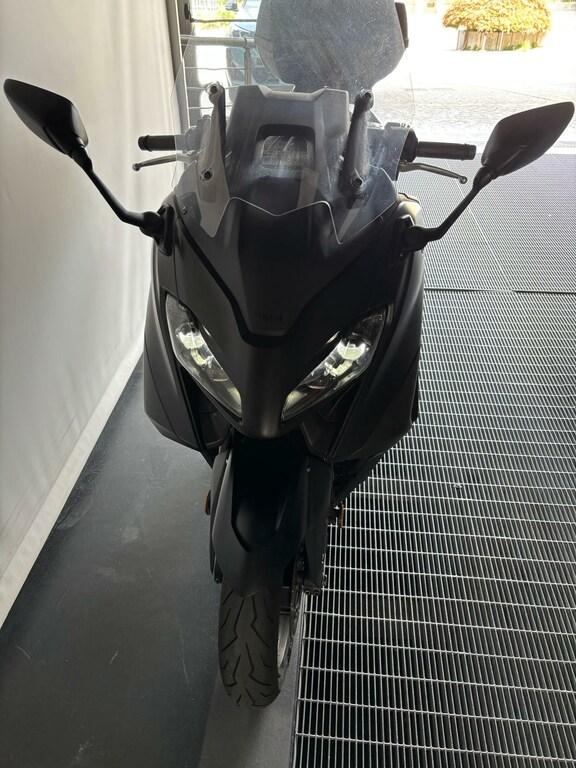 T-MAX 560