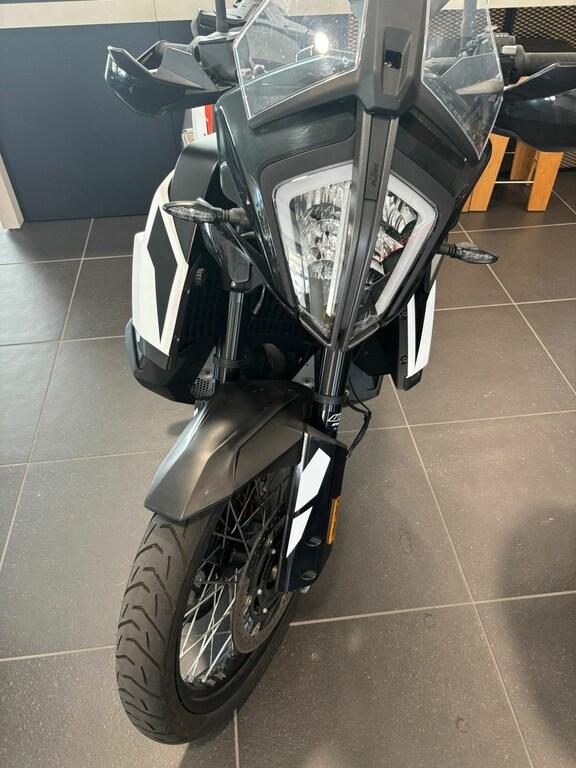 790 ADVENTURE