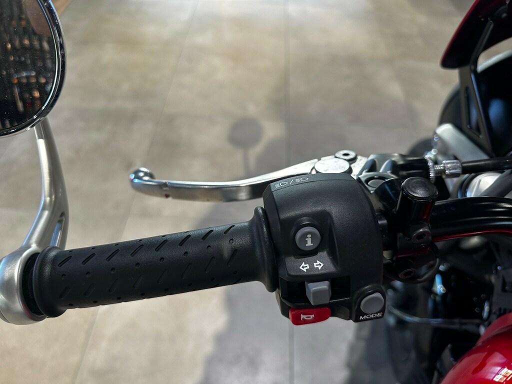 SPEED TWIN 900