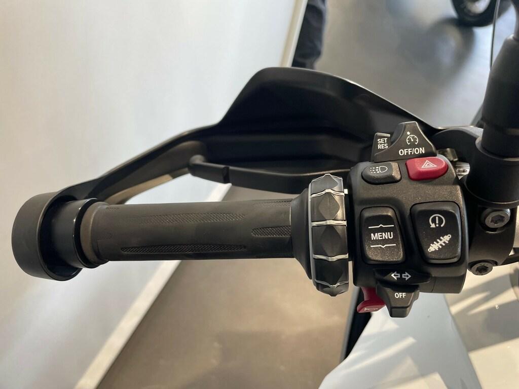 F 900 XR