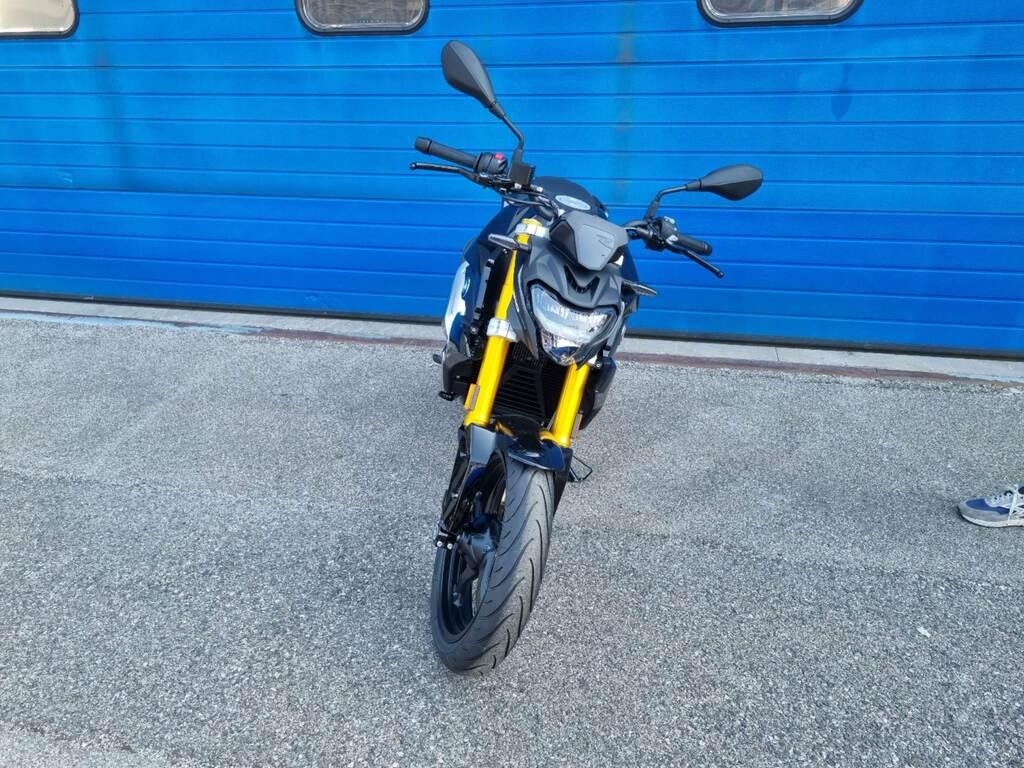 G 310 R
