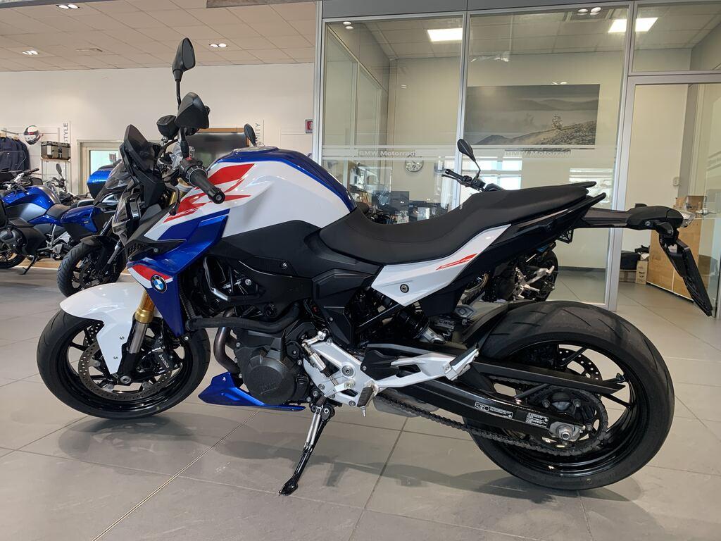 F 900 R
