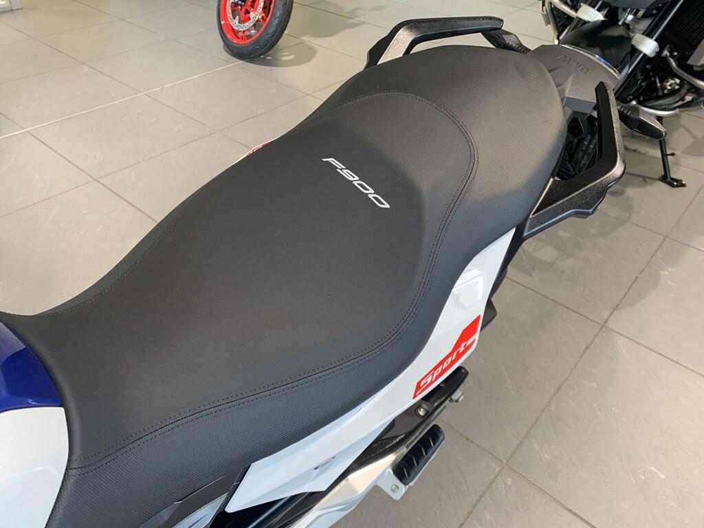 F 900 R