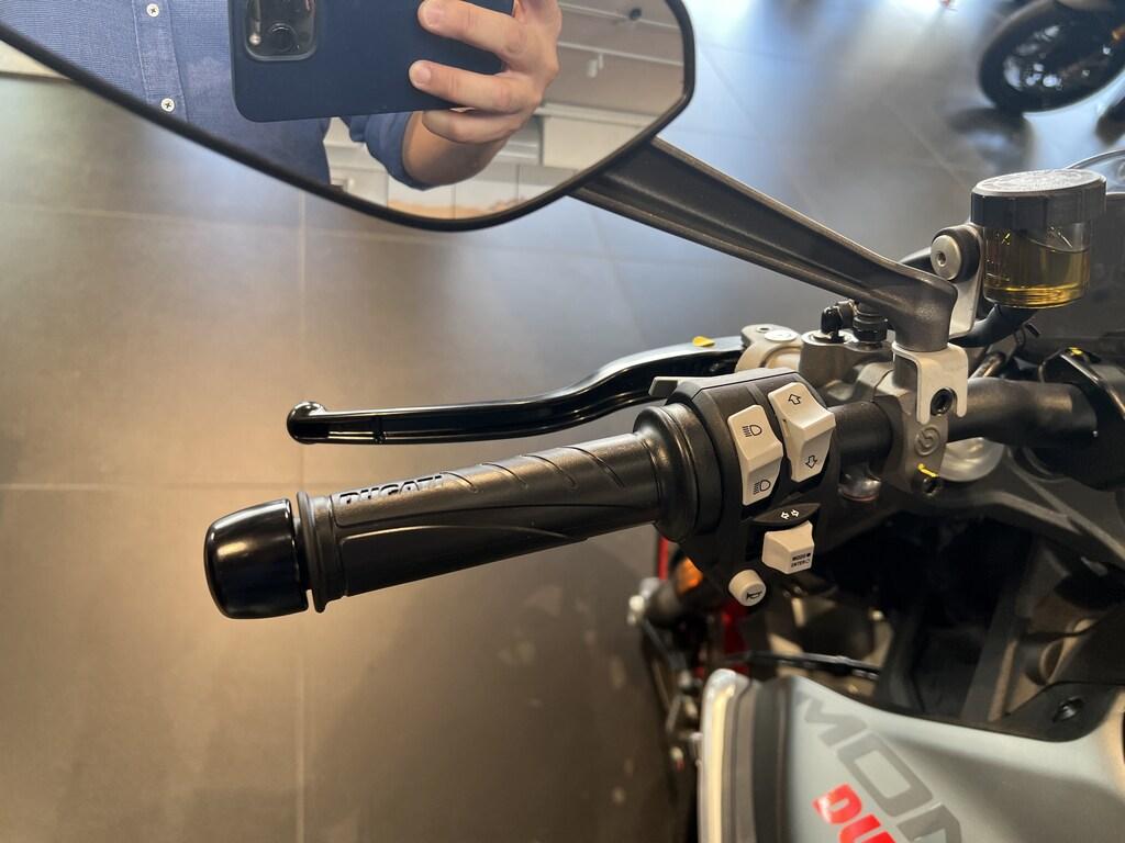 MONSTER 950