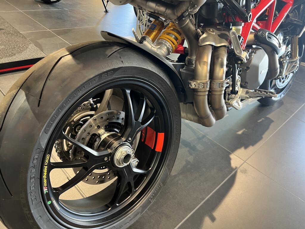HYPERMOTARD 950