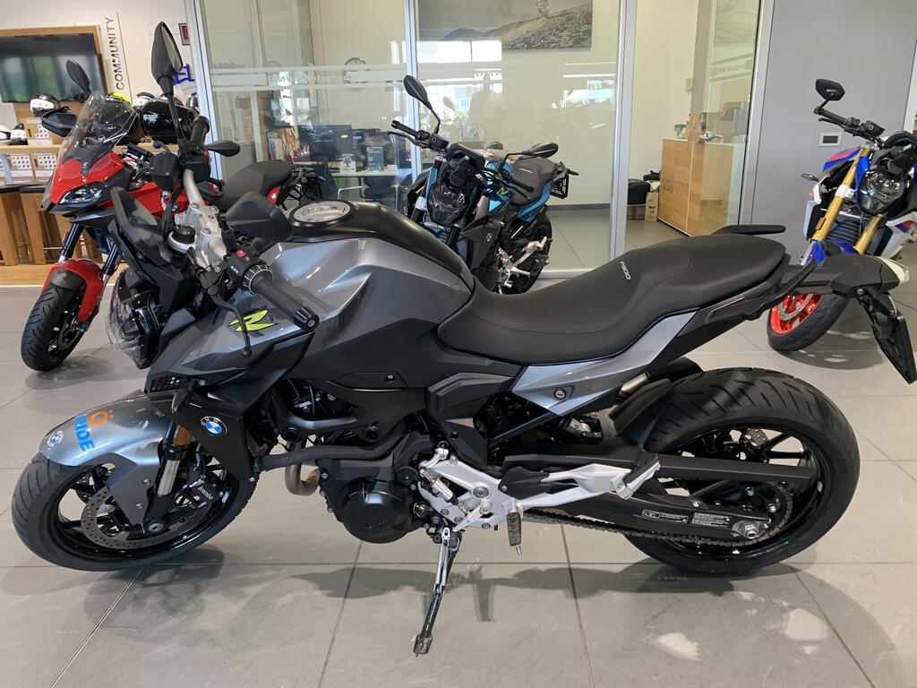 F 900 R