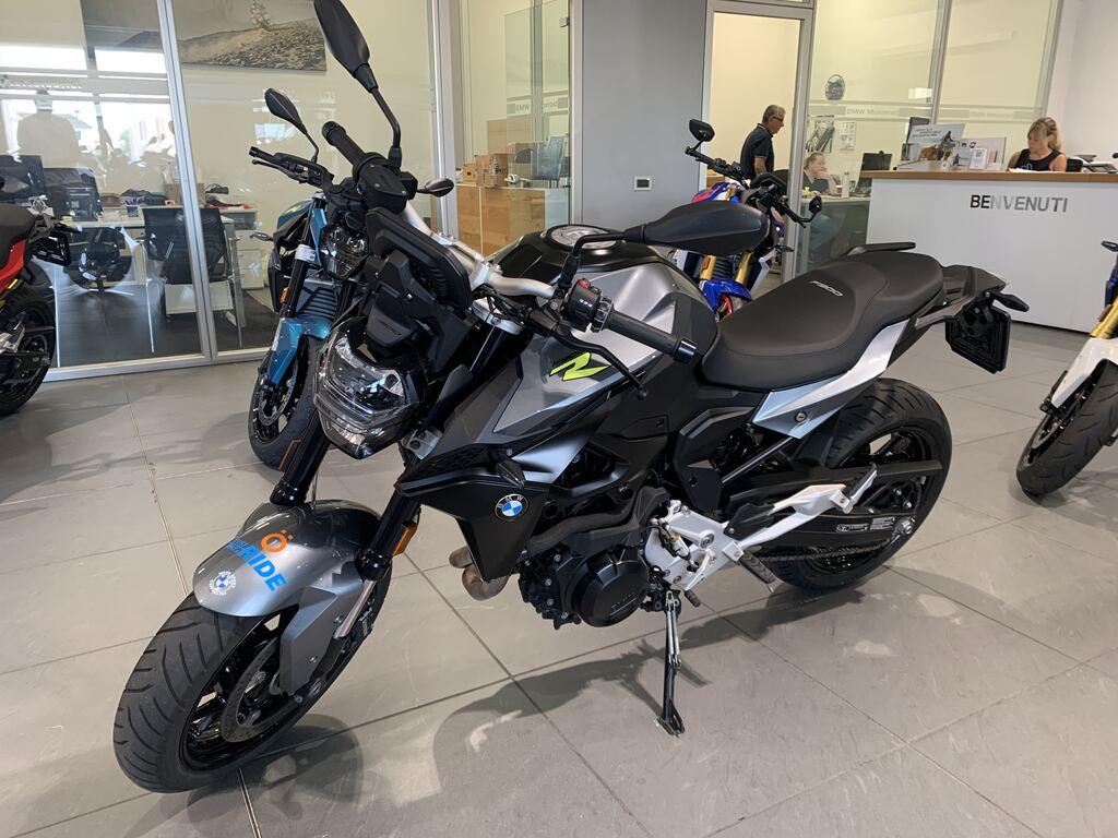 F 900 R