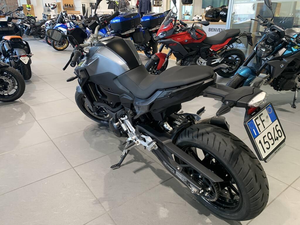 F 900 R