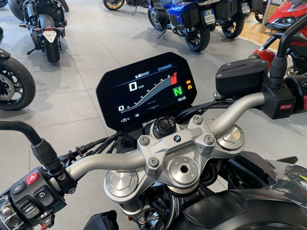 F 900 R