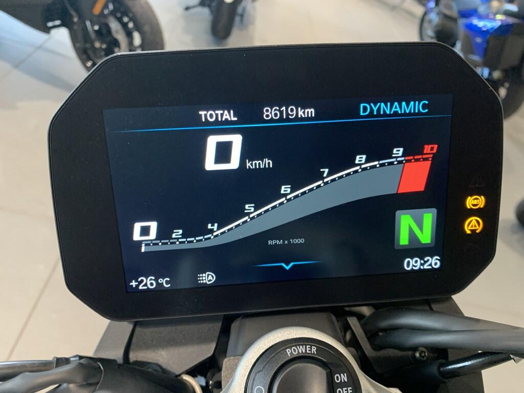 F 900 R