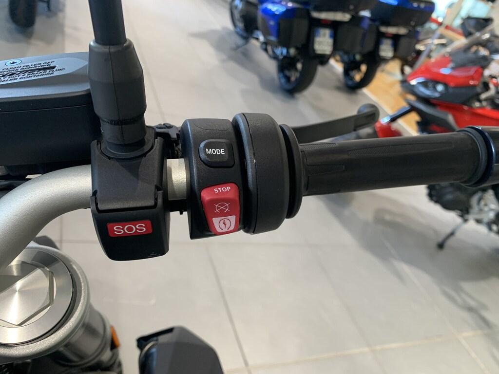 F 900 R