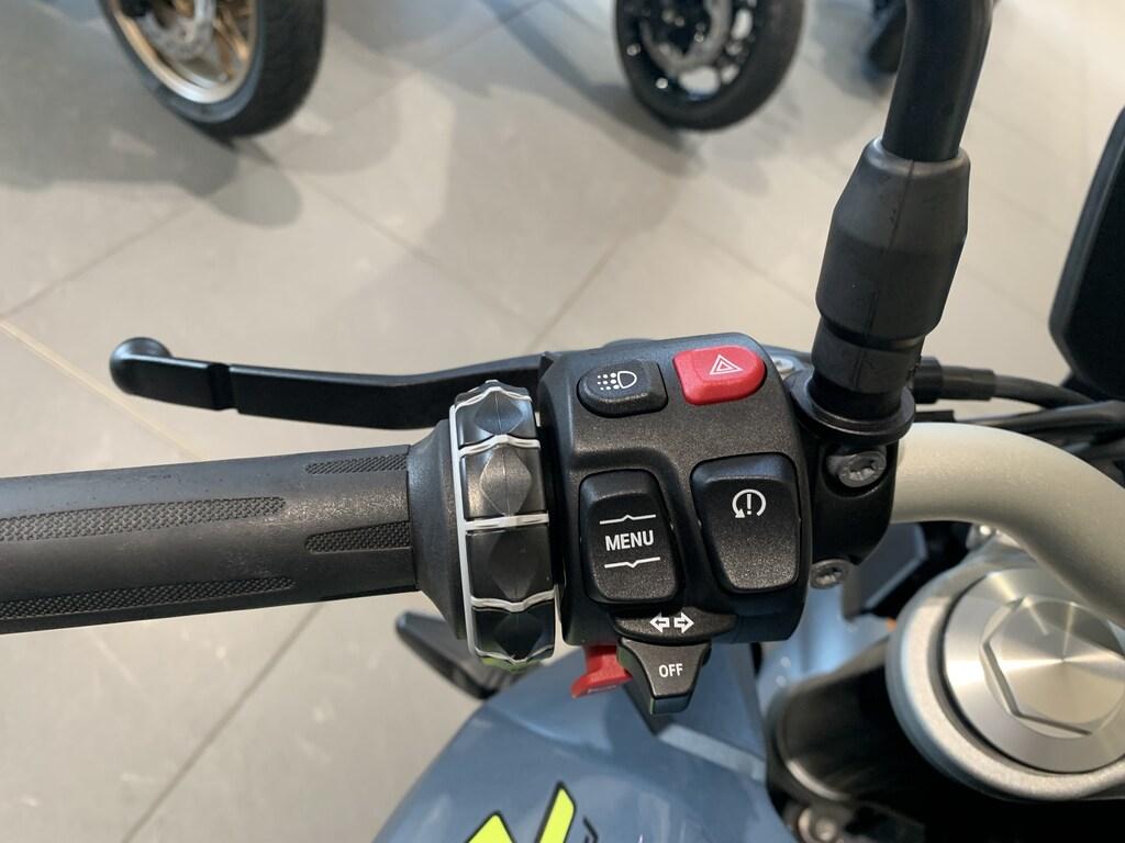 F 900 R