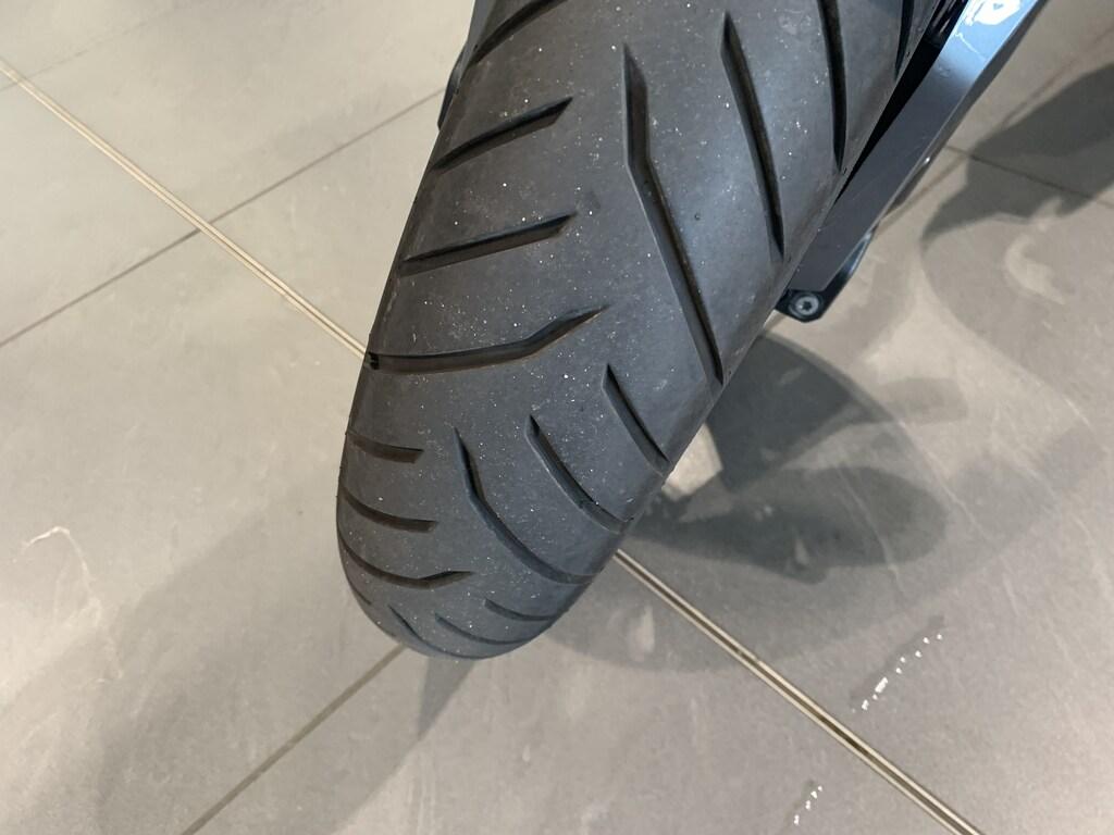 F 900 R