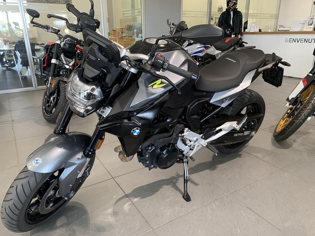 F 900 R