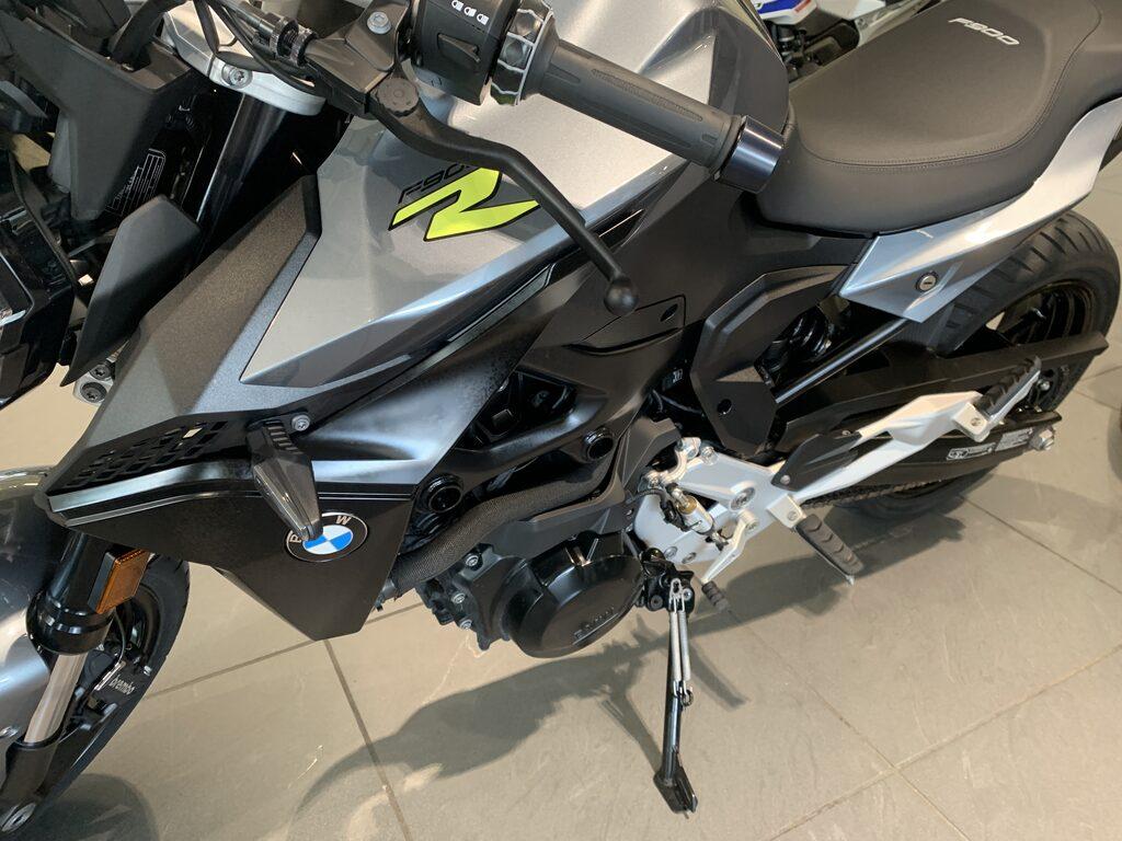 F 900 R