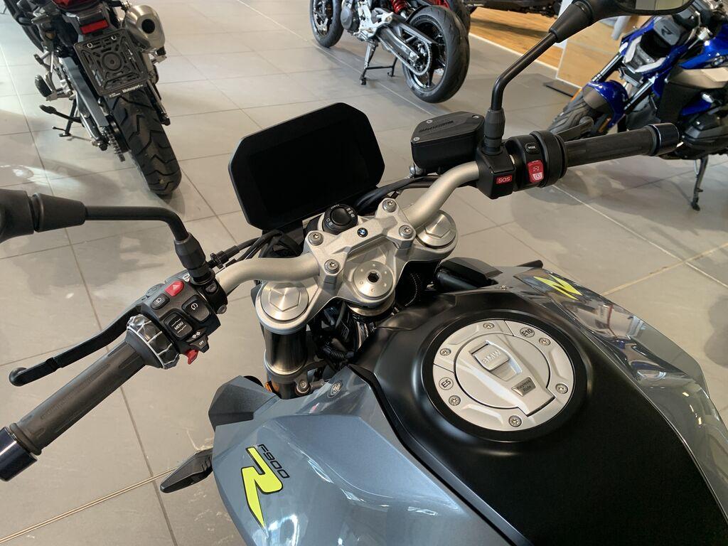 F 900 R