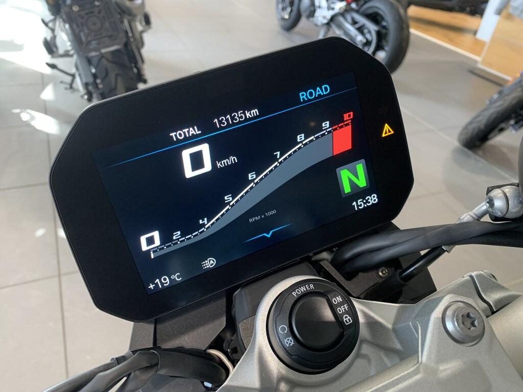 F 900 R