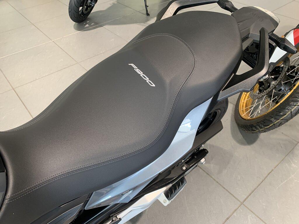 F 900 R