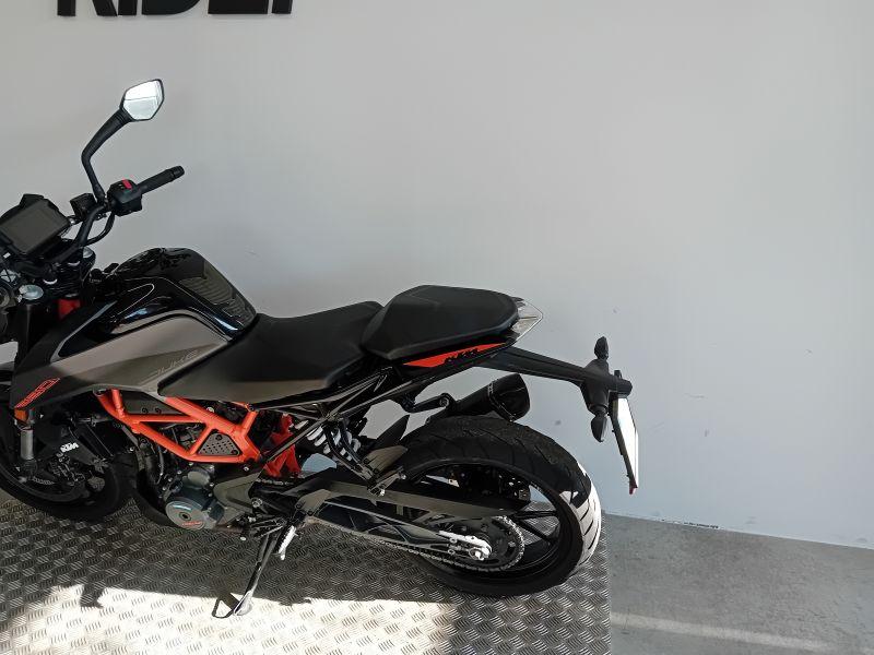 390 DUKE