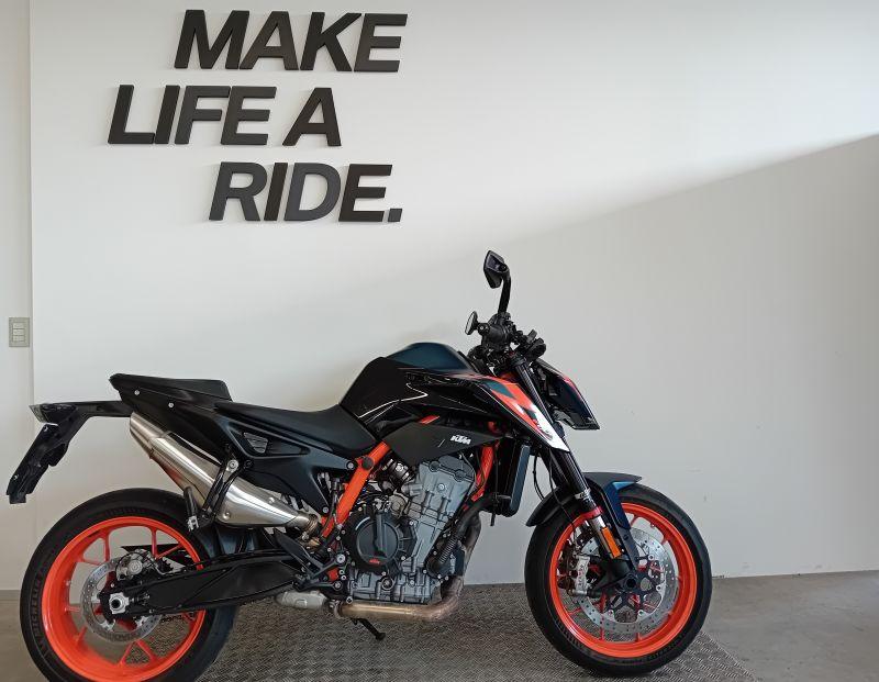 890 DUKE