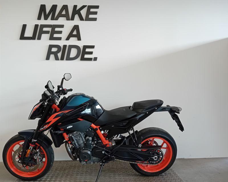 890 DUKE