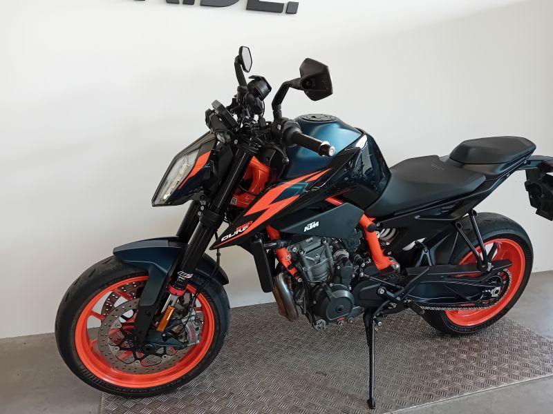 890 DUKE