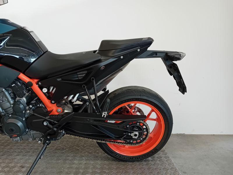 890 DUKE