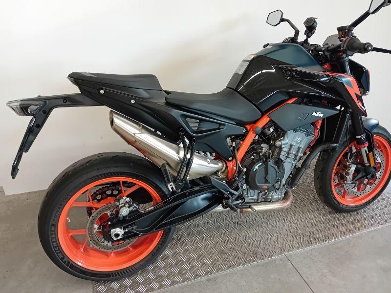 890 DUKE