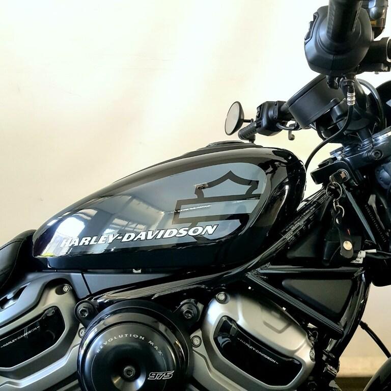 975 NIGHTSTER