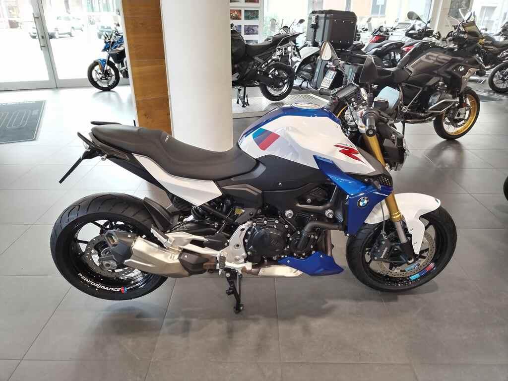 F 900 R