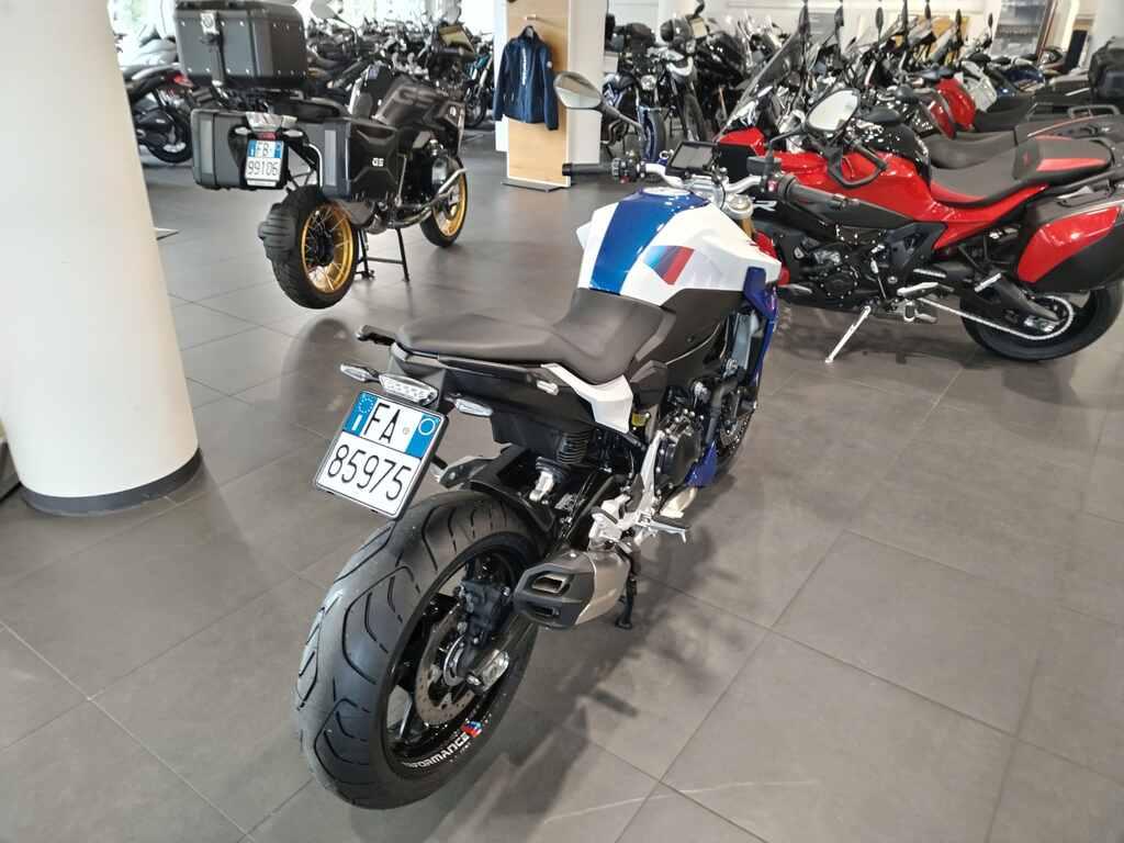 F 900 R
