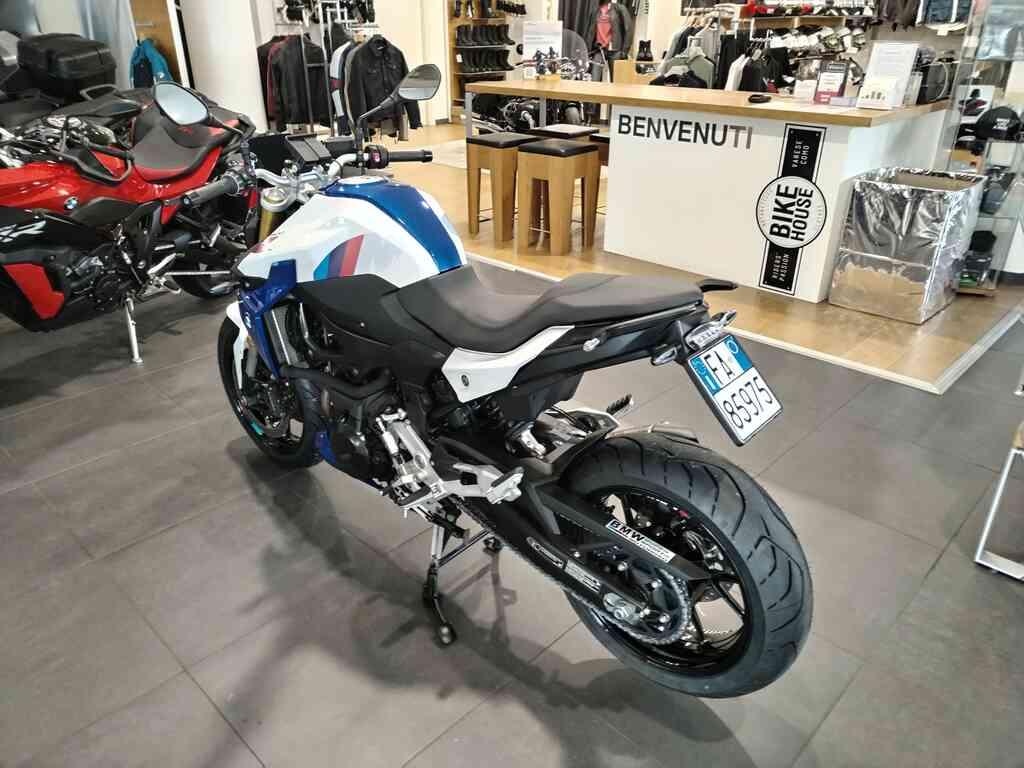 F 900 R