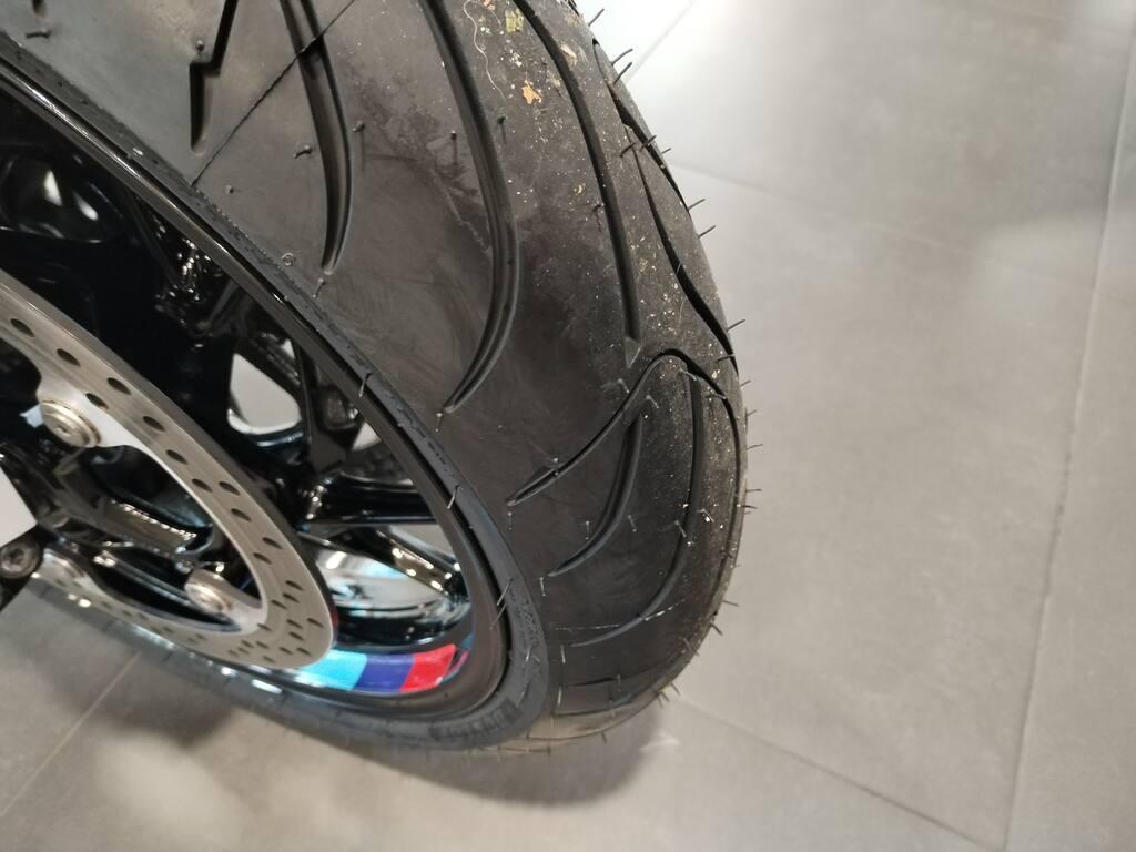 F 900 R