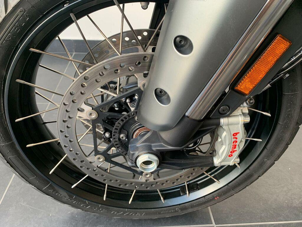 MULTISTRADA V4