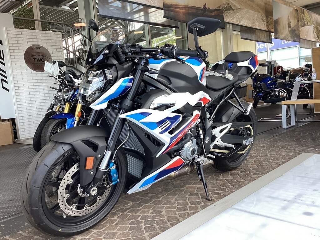 M 1000 R
