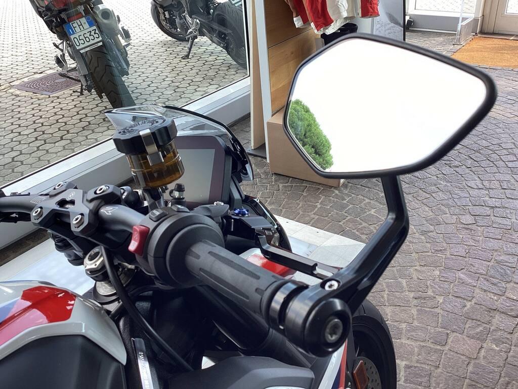 M 1000 R