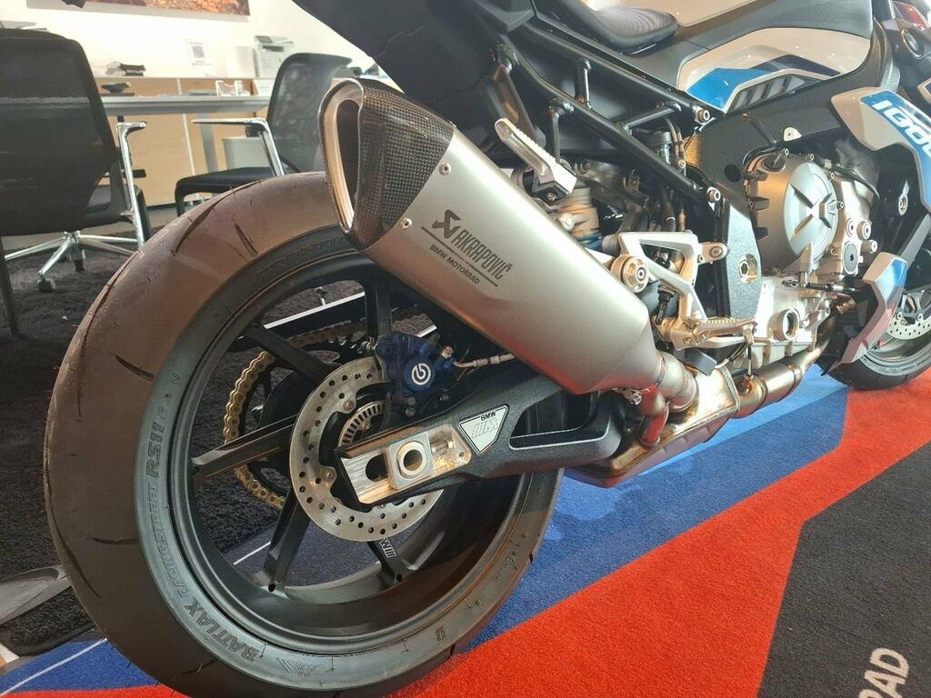M 1000 R