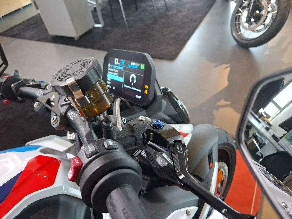 M 1000 R